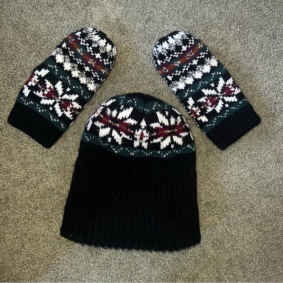 Isotoner Fair Isle Hat and Mitten Set One Size - Picture 2 of 7